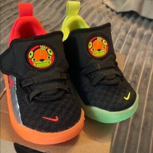 Nike Black and Orange Sneakers Modern Athletic Design baby size 4c LEBRON xv111